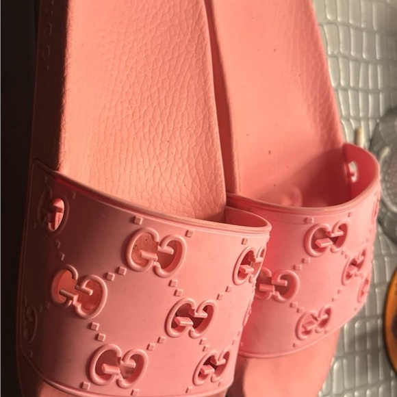 Gucci - Picture 2 of 11